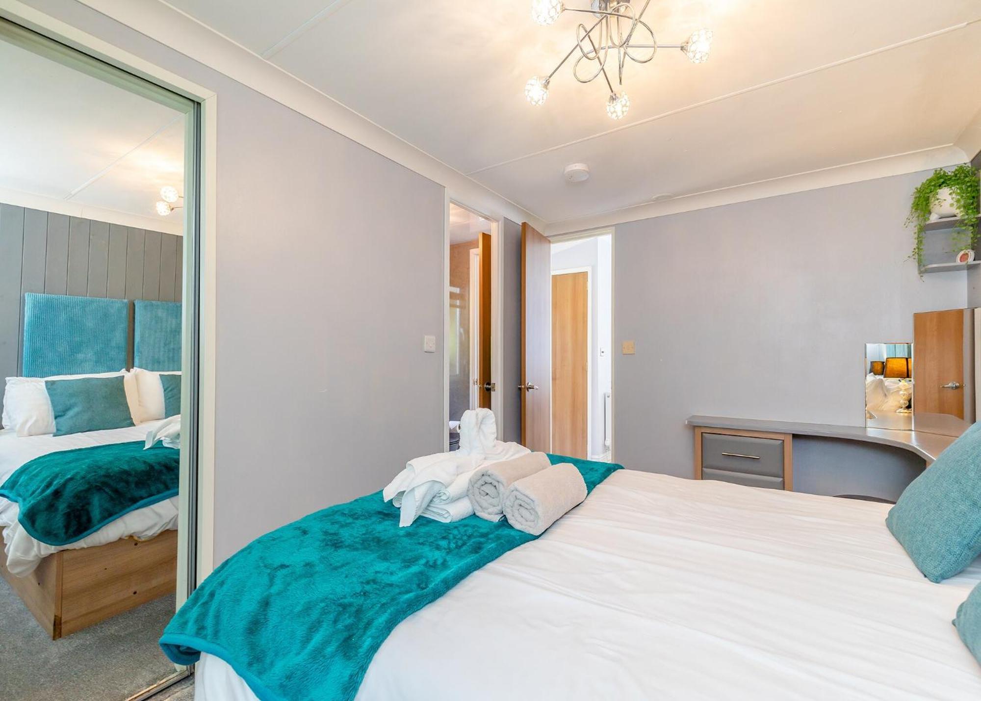 Longnor Wood Holiday Park Buitenkant foto