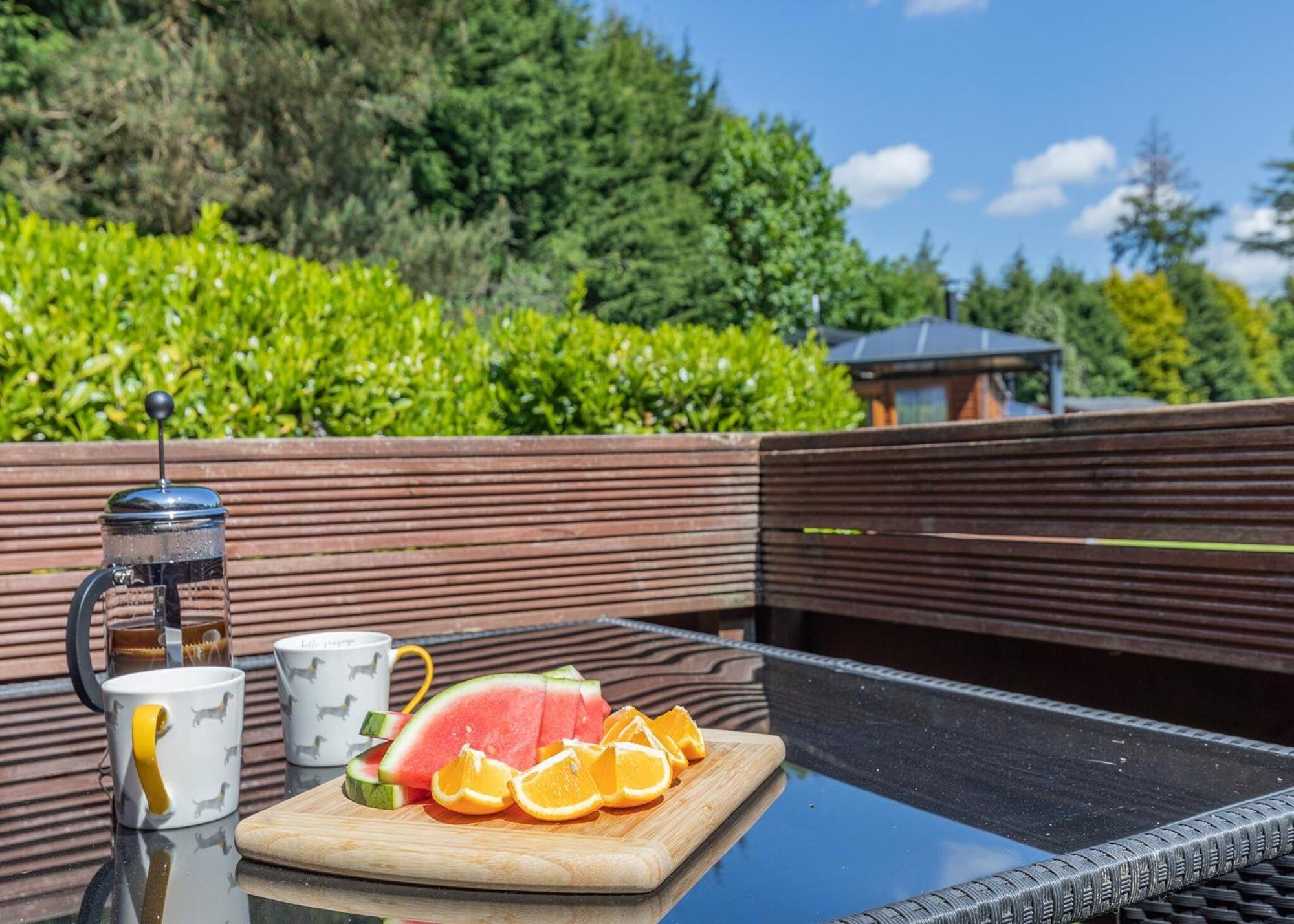 Longnor Wood Holiday Park Buitenkant foto