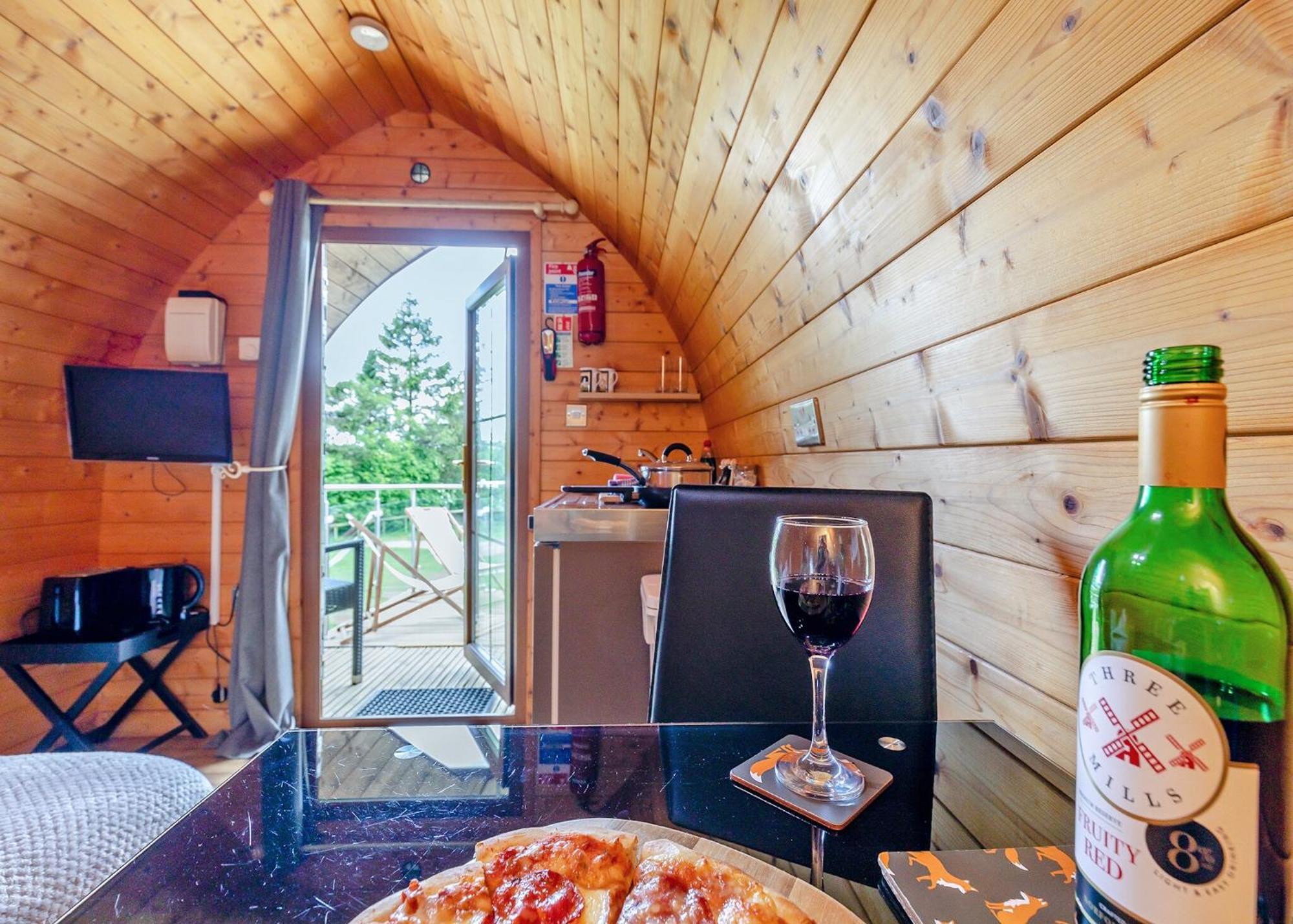 Longnor Wood Holiday Park Buitenkant foto