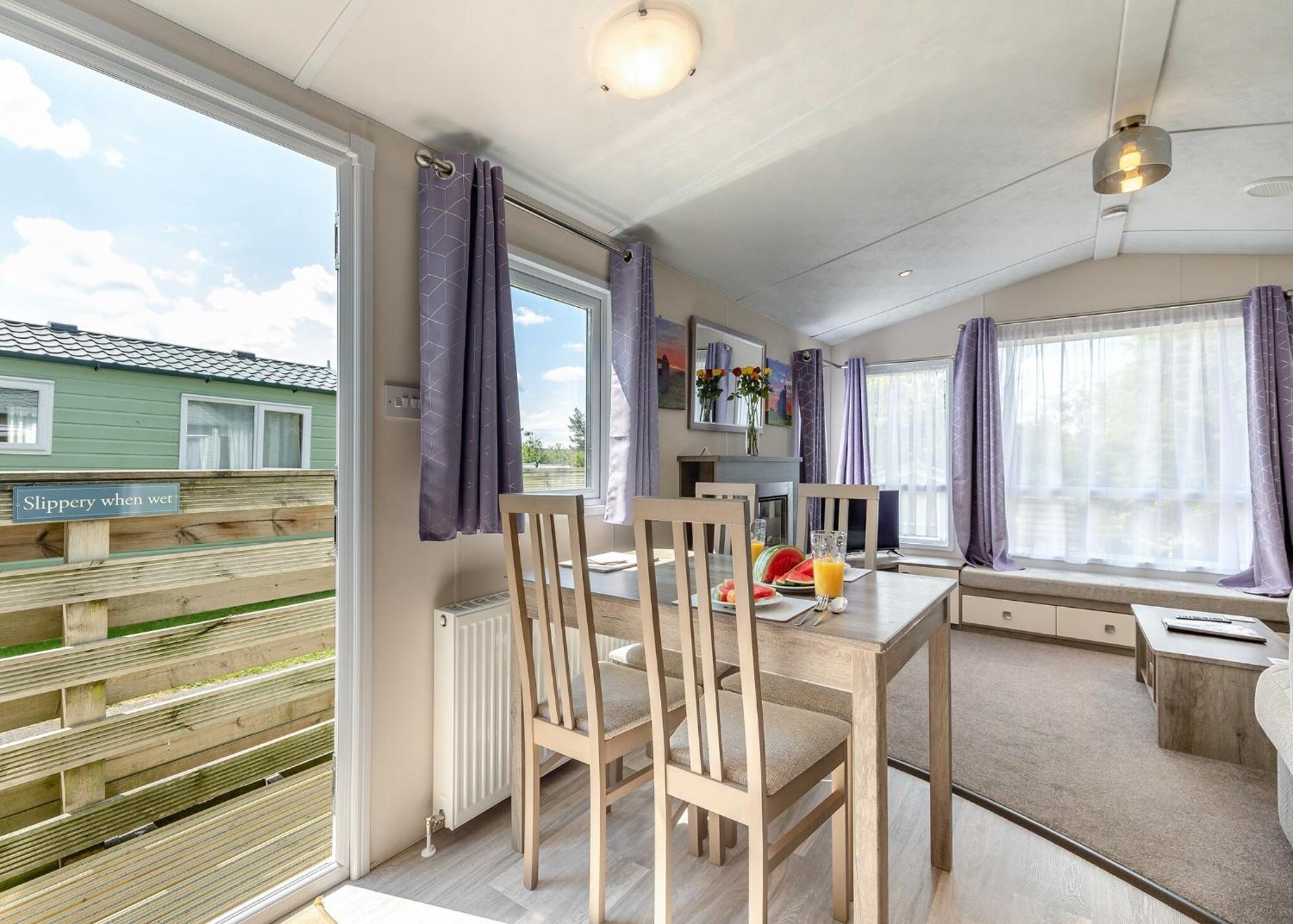 Longnor Wood Holiday Park Buitenkant foto