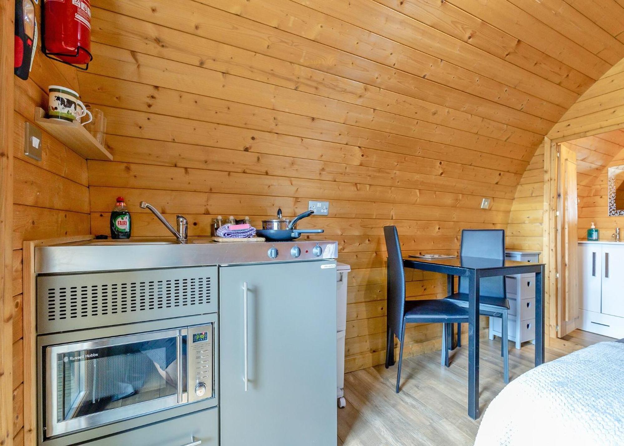 Longnor Wood Holiday Park Buitenkant foto