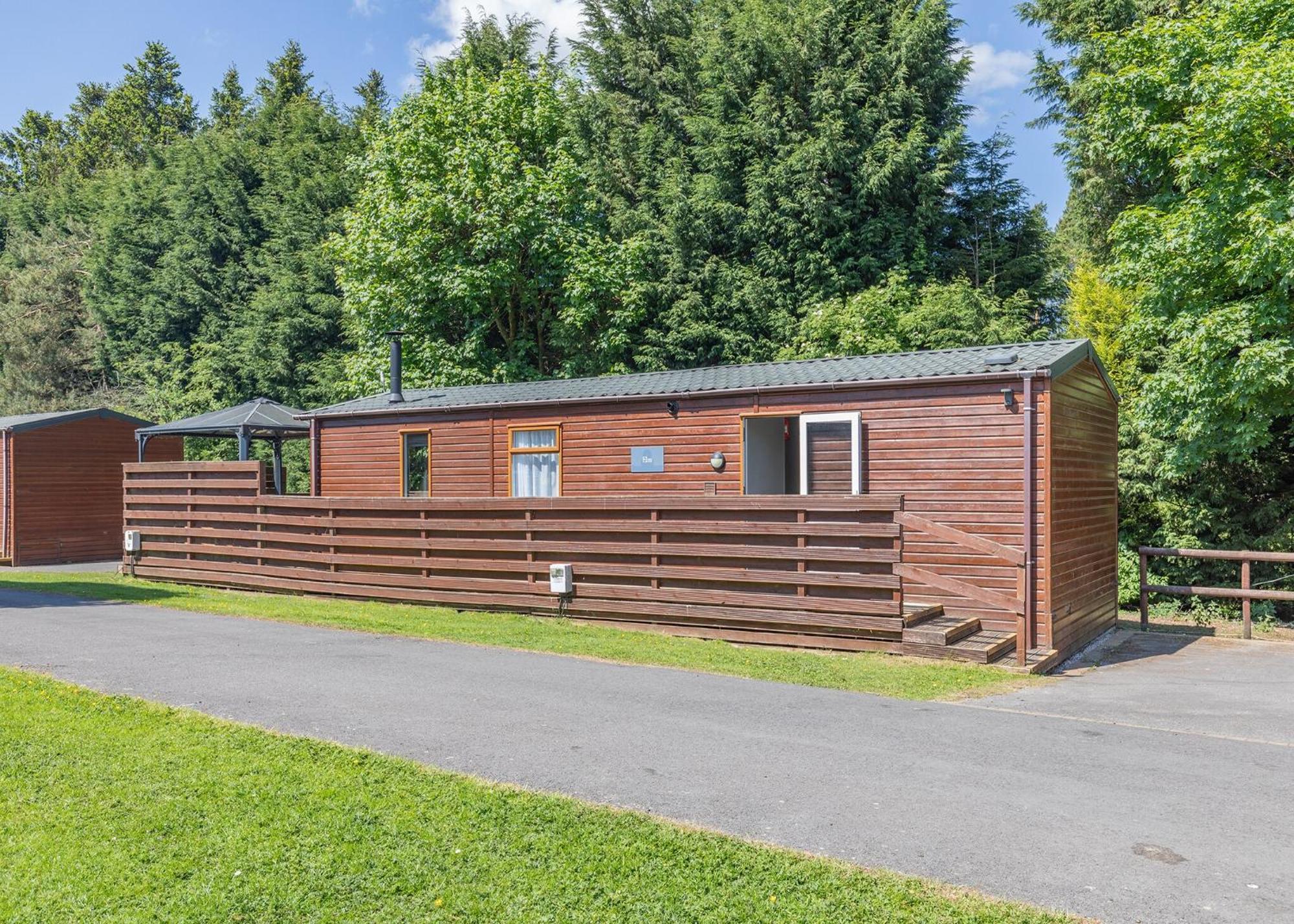 Longnor Wood Holiday Park Buitenkant foto