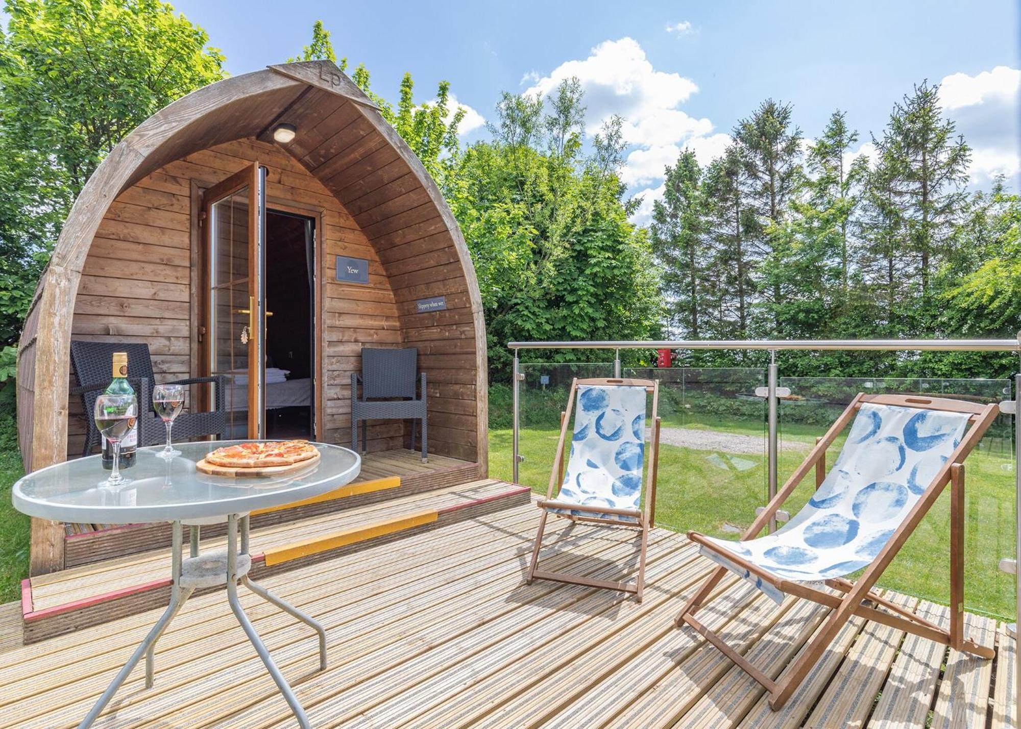 Longnor Wood Holiday Park Buitenkant foto