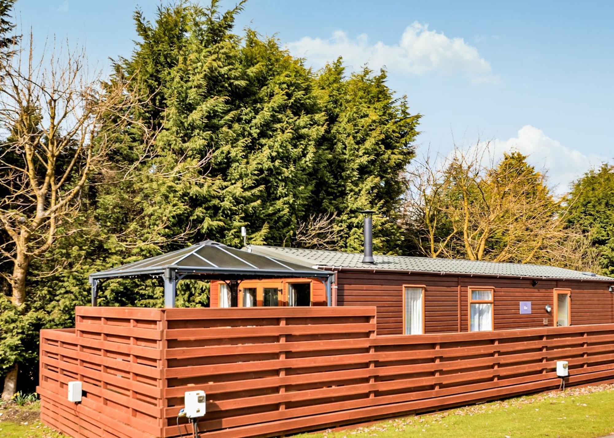 Longnor Wood Holiday Park Buitenkant foto