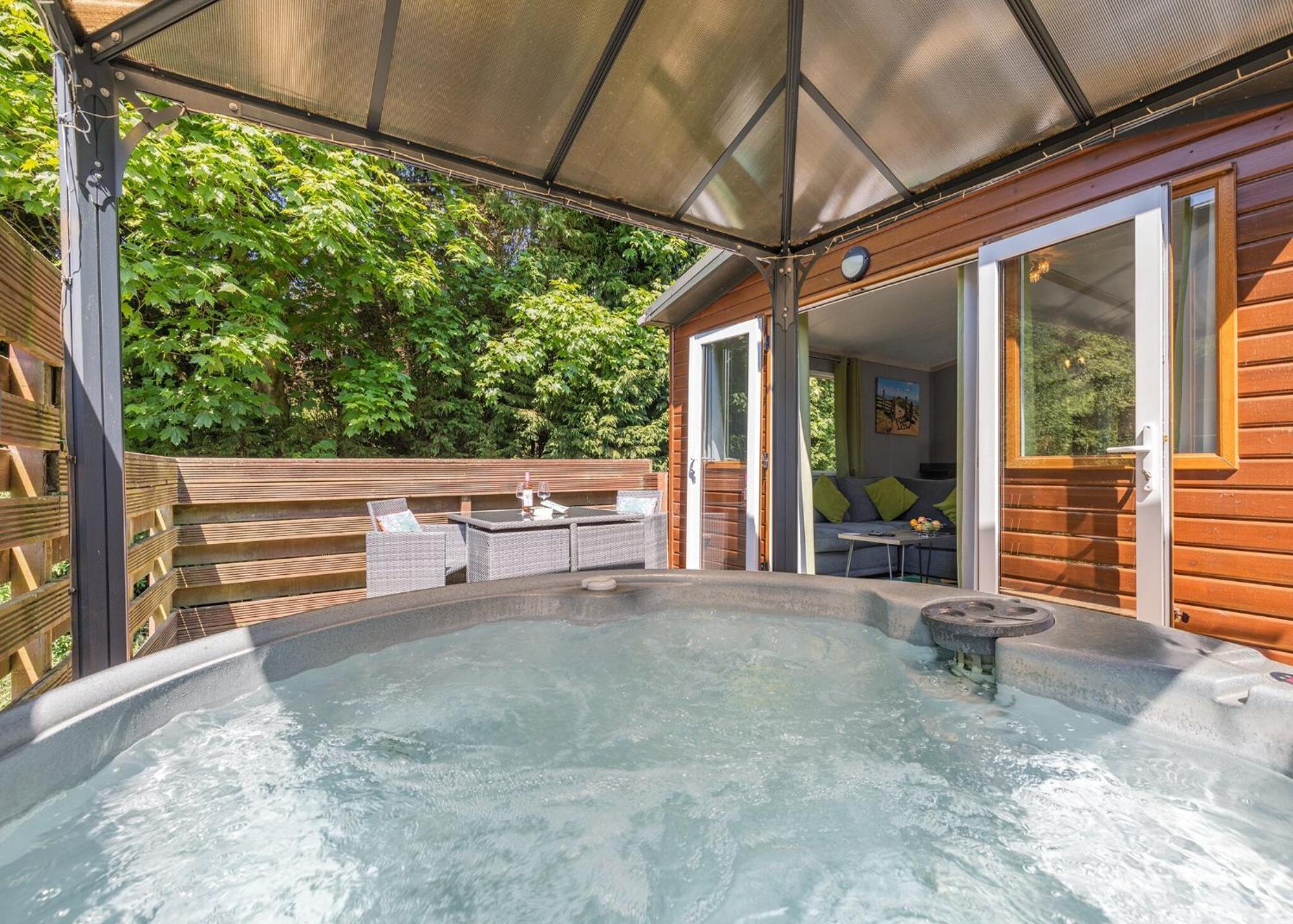 Longnor Wood Holiday Park Buitenkant foto