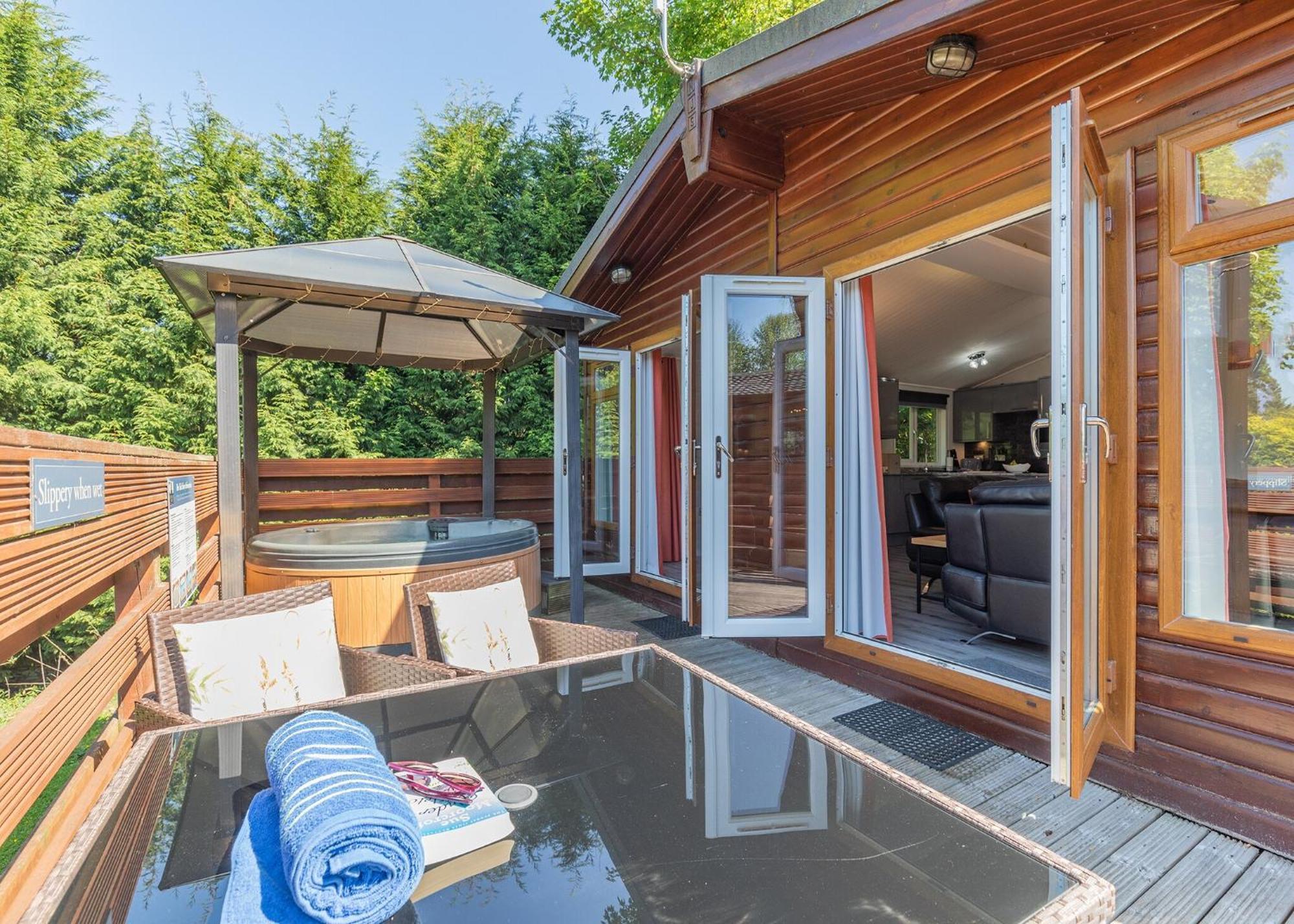 Longnor Wood Holiday Park Buitenkant foto