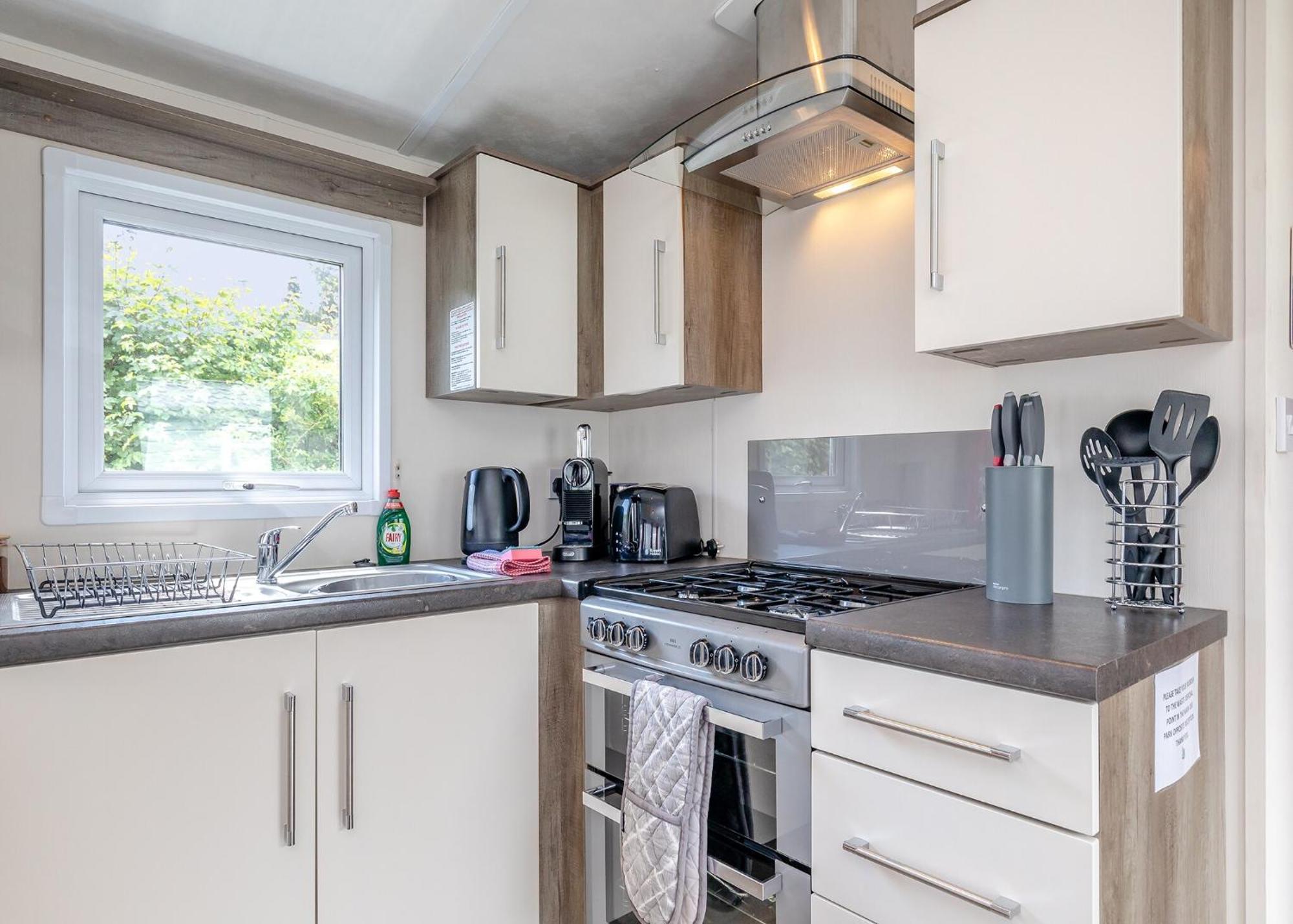 Longnor Wood Holiday Park Buitenkant foto