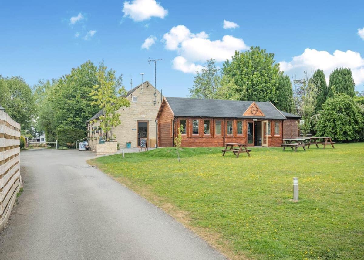 Longnor Wood Holiday Park Buitenkant foto